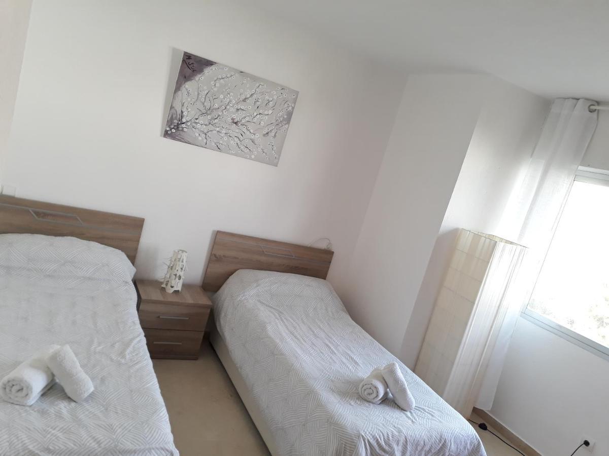 Urbanizacion Puerto Paraiso Estepona Ngoại thất bức ảnh